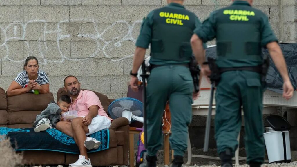 A landlady recovers her home after 7 years of renting despite the fact that the tenants declared themselves a vulnerable family: they leave her 130,000 euros in losses and debris brought from the street