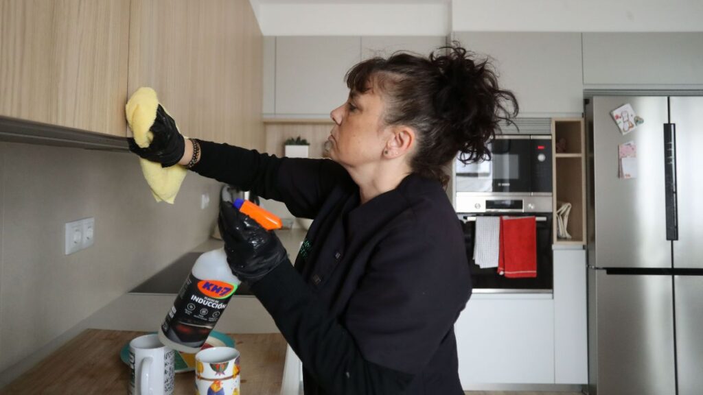Social Security refuses to grant a domestic worker permanent disability with dyspnea, tremors and lung injuries due to Covid: the injuries are not enough