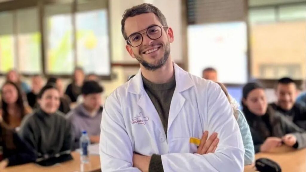 José Manuel Felices, doctor: “When you drink alcohol, the gray matter is lost and replaced by liquid, what were previously memories are now water"