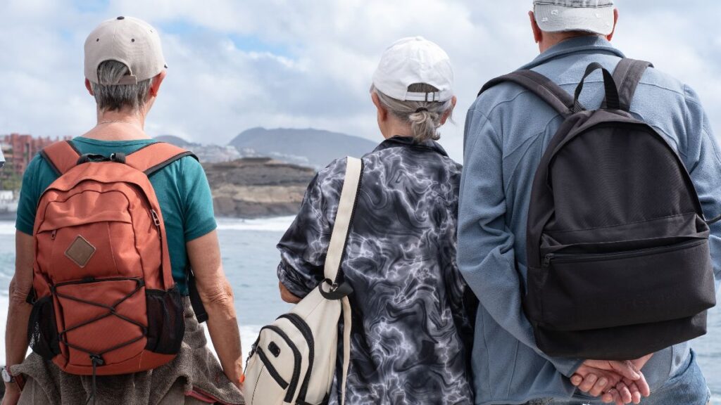 Imserso publishes a list with all the free places in the Social Tourism Program: destinations such as Barcelona, ​​Benidorm or Almería at reduced prices