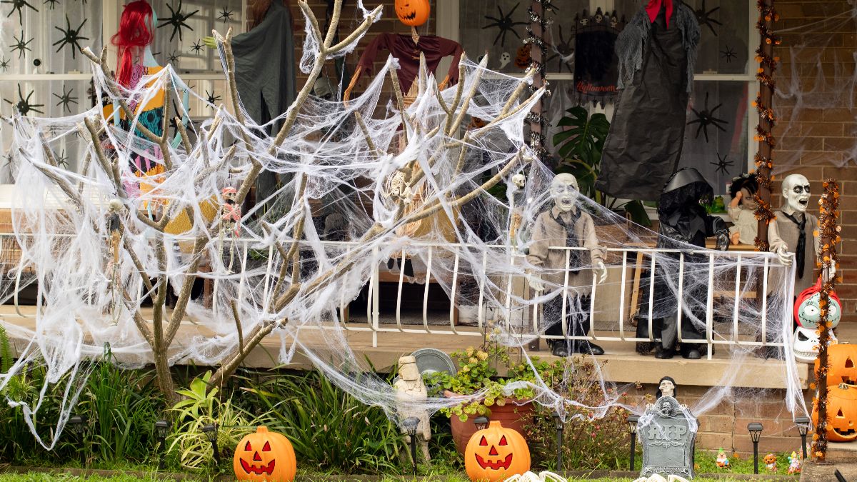 A family fills their house and the street with Halloween decorations and the City Council orders them removed 24 hours before due to security risk