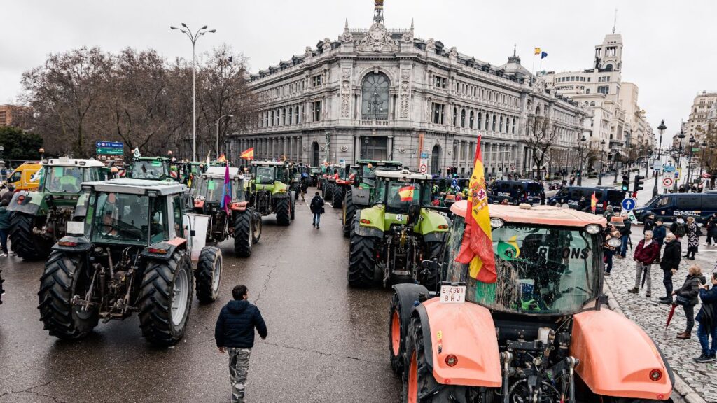 Farmers call for a tractor rally in Madrid to denounce rising costs that are “suffocating” rural areas