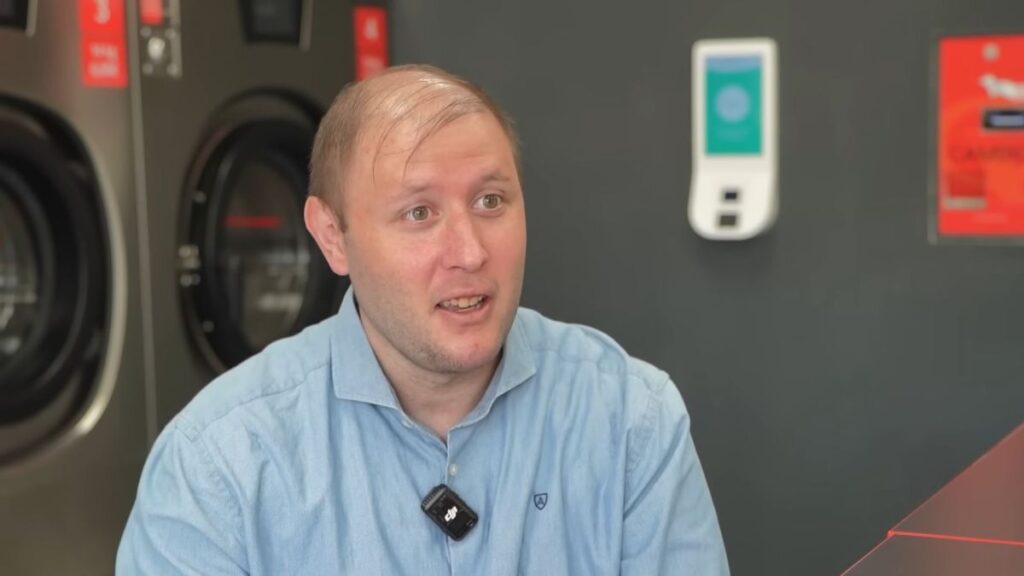 Mark, owner of a self-service laundry: “I dedicate half an hour a day to it, but I invested 80,000 euros and it will take seven or eight years to recover it”