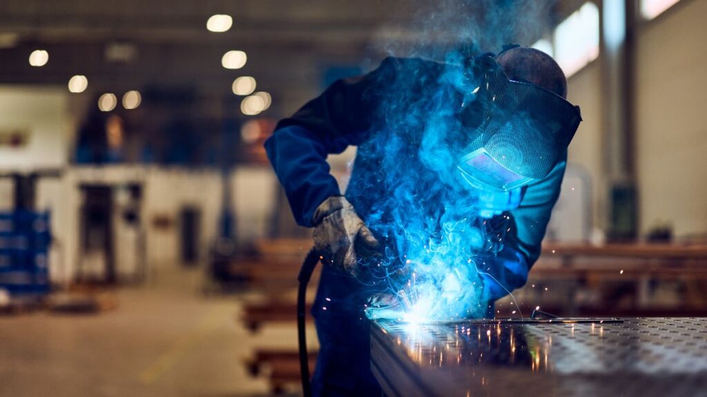 The metal sector begins to set limits on medical leave supplements to avoid absenteeism