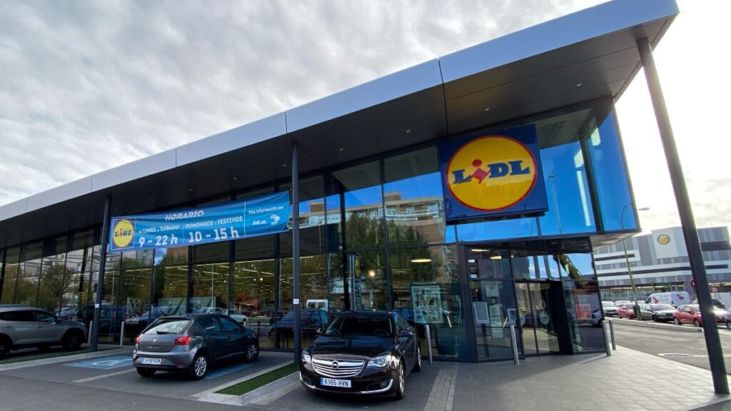 Which supermarkets open on November 1, All Saints' Day: Mercadona, Lidl, Carrefour, Aldi and Alcampo opening hours